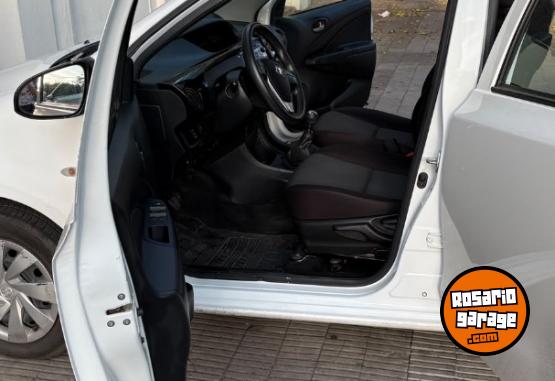 Autos - Toyota Etios 2022 Nafta 50000Km - En Venta