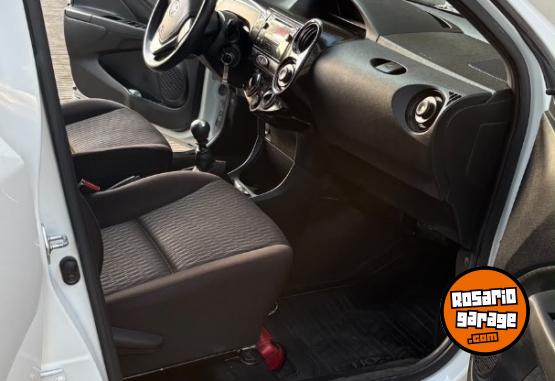 Autos - Toyota Etios 2022 Nafta 50000Km - En Venta