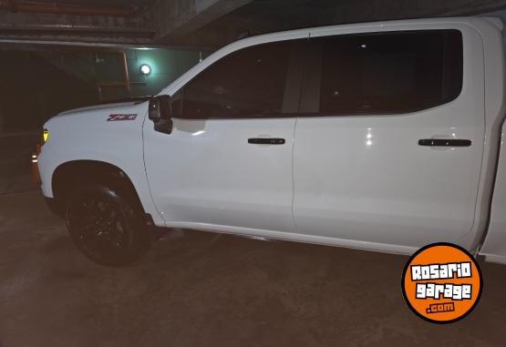 Camionetas - Chevrolet Silverado Z71 2025 Nafta 8000Km - En Venta