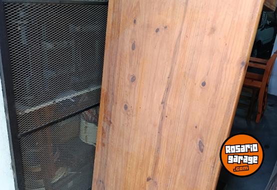 Hogar - Mesa de pino con sillas - En Venta