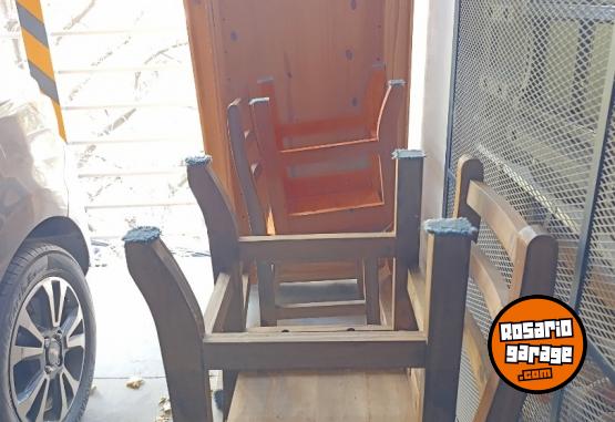 Hogar - Mesa de pino con sillas - En Venta