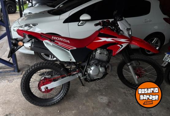 Motos - Honda Tornado 2023 Nafta 16000Km - En Venta