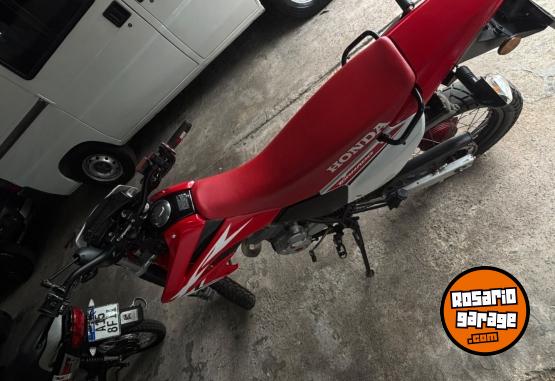 Motos - Honda Tornado 2023 Nafta 16000Km - En Venta