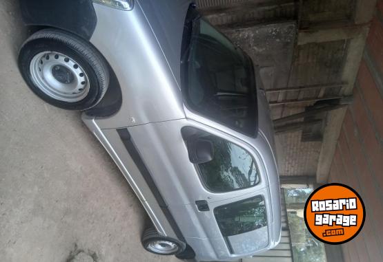 Utilitarios - Citroen Berlingo 2021 Diesel 104000Km - En Venta
