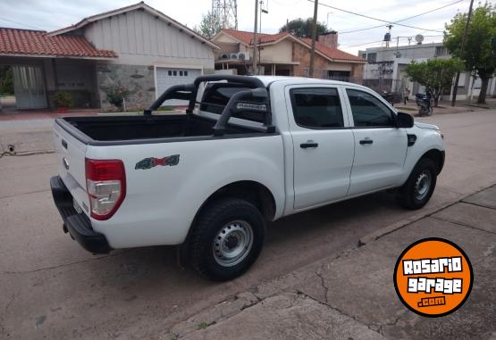 Camionetas - Ford Ranger 2022 Diesel 131000Km - En Venta