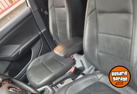 Autos - Volkswagen T cross confortline permu 2020 Nafta 102000Km - En Venta