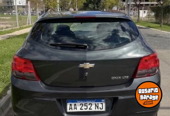 Autos - Chevrolet Onix 2016 Nafta 120000Km - En Venta