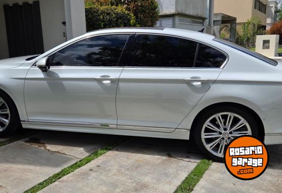 Autos - Volkswagen Passat R Line 2019 Nafta 94000Km - En Venta