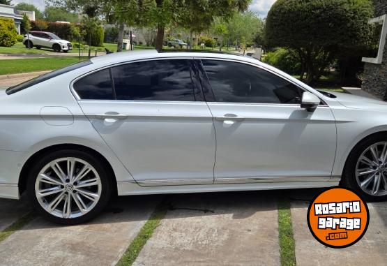Autos - Volkswagen Passat R Line 2019 Nafta 94000Km - En Venta
