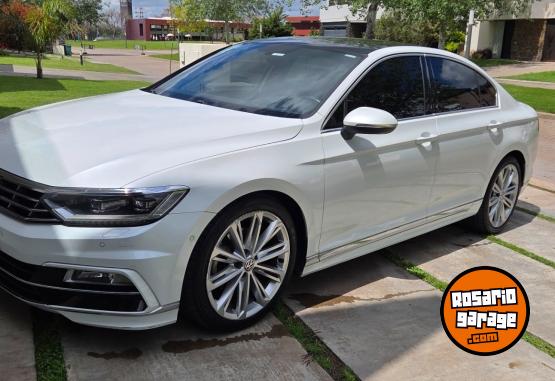 Autos - Volkswagen Passat R Line 2019 Nafta 94000Km - En Venta