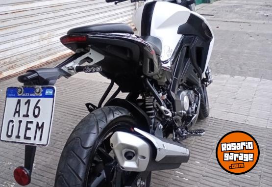 Motos - Benelli 180s 2022 Nafta 17000Km - En Venta