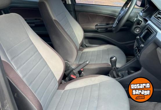 Autos - Volkswagen Voyage 2016 Nafta 130000Km - En Venta