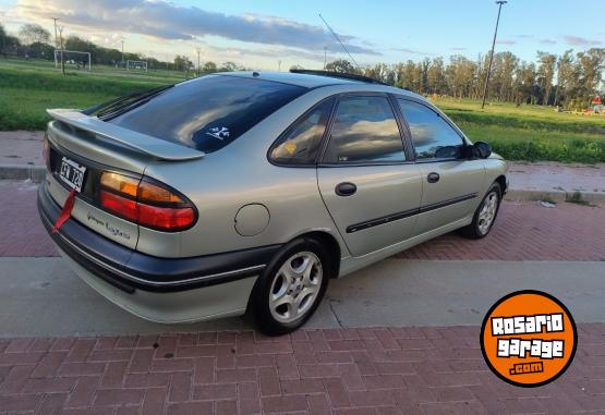 Autos - Renault Laguna 1998 Nafta 260000Km - En Venta