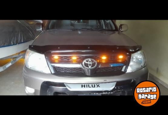 Accesorios para Autos - Parrilla hilux 2006 con led C/D - En Venta