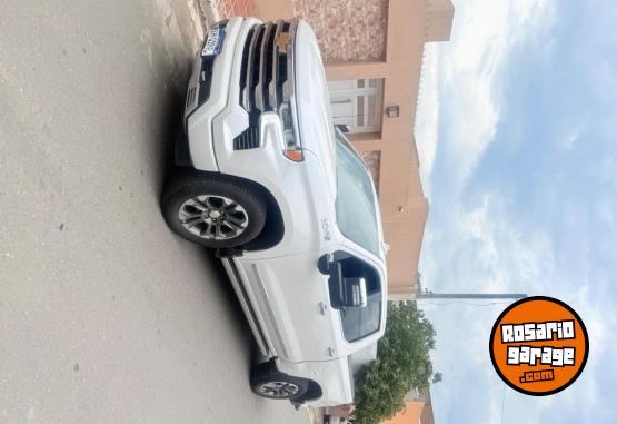 Camionetas - Chevrolet Silverado HC 2025 Nafta 34000Km - En Venta