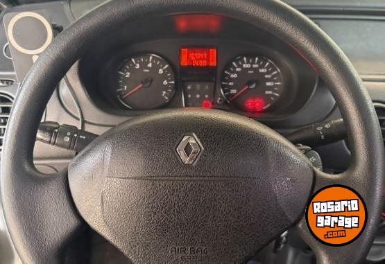 Utilitarios - Renault Kangoo confort GNC LEER 2016 GNC 158000Km - En Venta