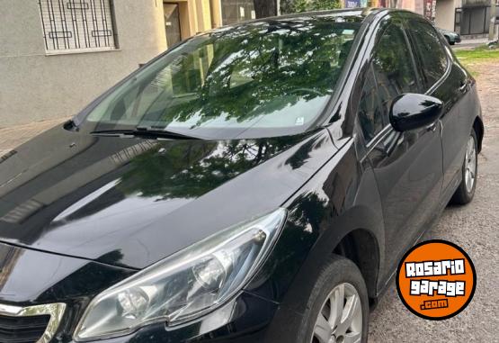 Autos - Peugeot 308 2017 Nafta 180000Km - En Venta