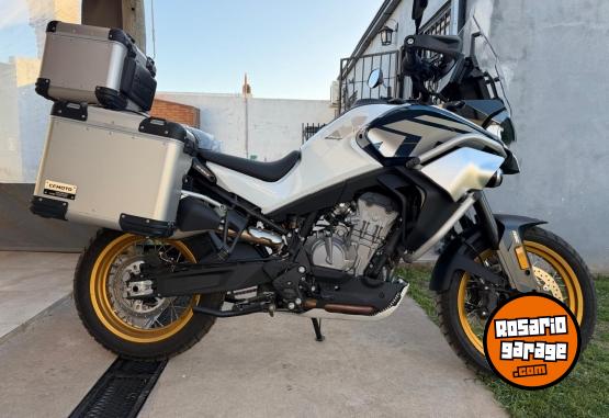 Motos - CF 800 Explorer 2025 Nafta 180Km - En Venta