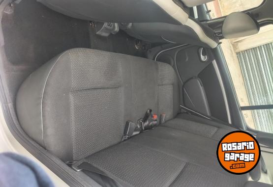 Autos - Renault Sandero 2010 Nafta 170000Km - En Venta