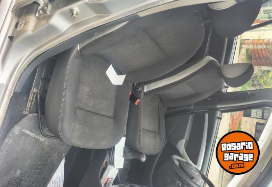 Autos - Renault Sandero 2010 Nafta 170000Km - En Venta