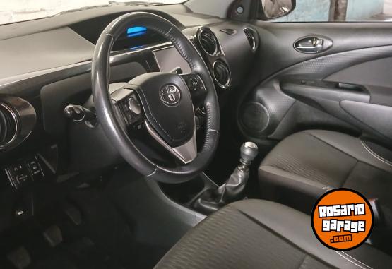 Autos - Toyota ETIOS XLS 2018 Nafta 85000Km - En Venta