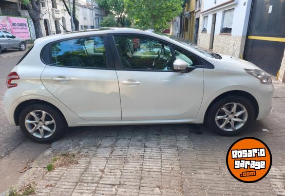 Autos - Peugeot 208 2016 Nafta 69000Km - En Venta
