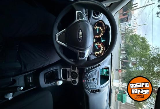 Autos - Ford Fiesta Se 2015 Nafta 117000Km - En Venta