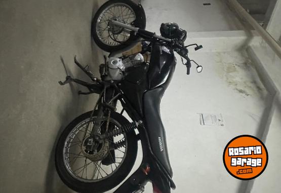 Motos - Honda CB 1 125 2013 Nafta 999999Km - En Venta