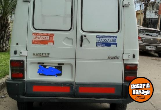 Utilitarios - Renault Traffic 2001 Nafta 1234Km - En Venta
