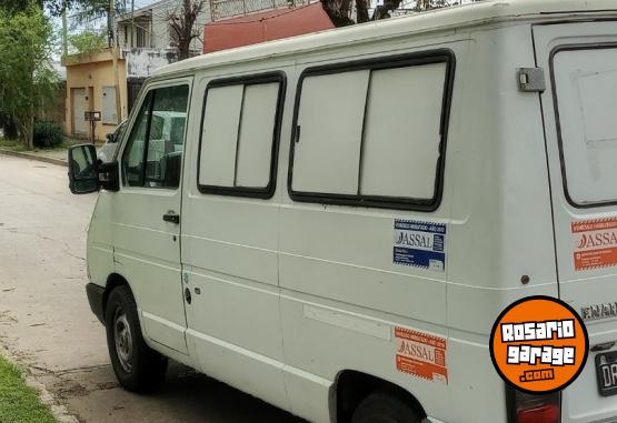 Utilitarios - Renault Traffic 2001 Nafta 1234Km - En Venta