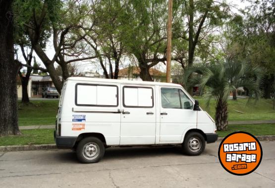 Utilitarios - Renault Traffic 2001 Nafta 1234Km - En Venta