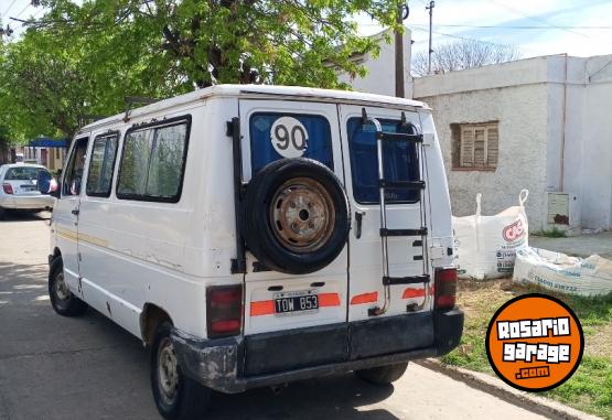 Utilitarios - Renault Trafic 1994 GNC 100Km - En Venta