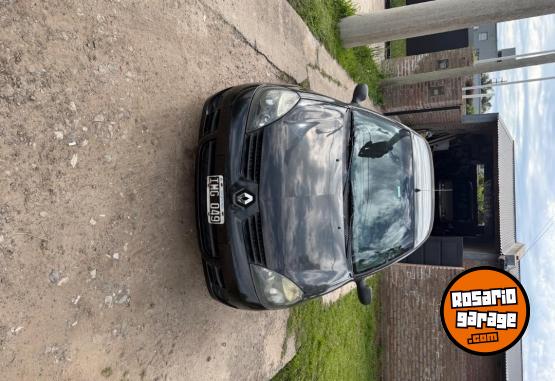 Autos - Renault Clio pack plus 2010 Nafta 240000Km - En Venta