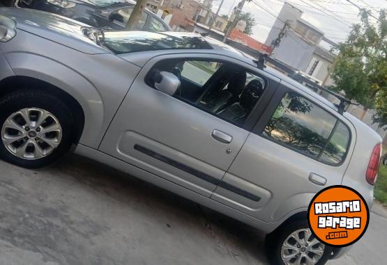 Autos - Fiat Uno attractive 2012 GNC 133600Km - En Venta