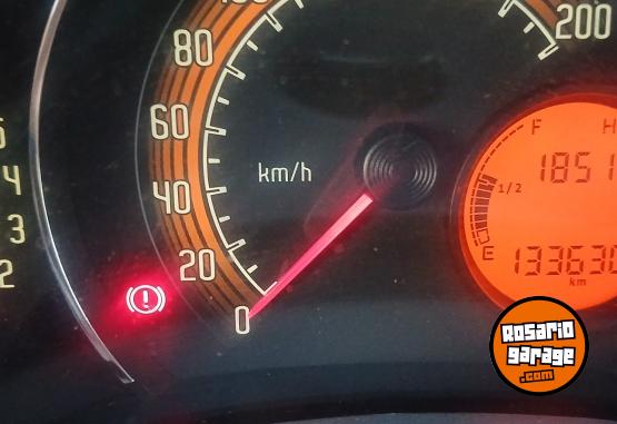 Autos - Fiat Uno attractive 2012 GNC 133600Km - En Venta