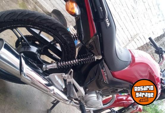 Motos - Honda New titan 2016 Nafta 52000Km - En Venta