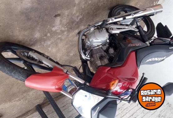 Motos - Honda New titan 2016 Nafta 52000Km - En Venta