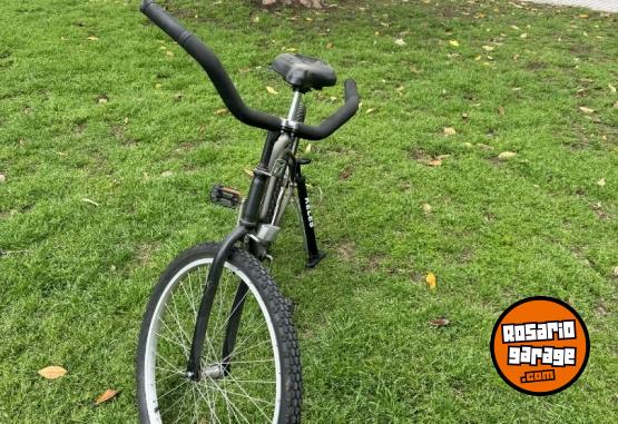 Deportes - Bicicleta playera rodado 26 + inflador de pie - En Venta