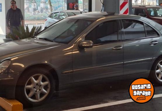 Autos - Mercedes Benz C240 V6 2004 Nafta 210000Km - En Venta