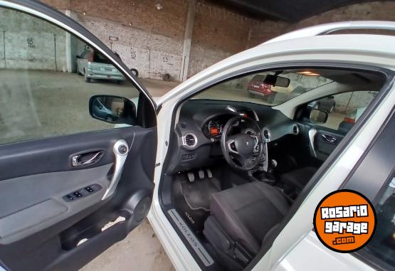 Camionetas - Renault Koleos Dinamique 4x4 MT 2011 Nafta 160000Km - En Venta