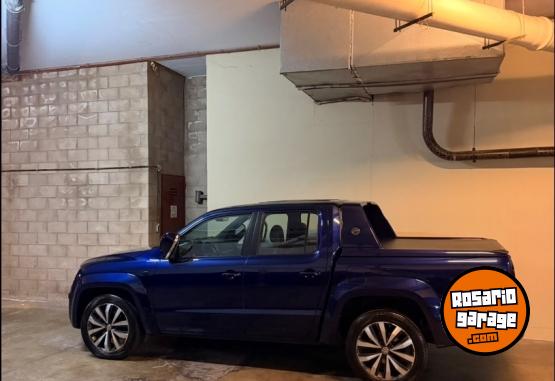 Camionetas - Volkswagen Amarok v6 2023 Diesel 70000Km - En Venta