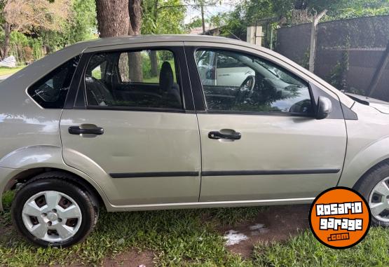 Autos - Ford fiesta max 2009 Nafta 142000Km - En Venta