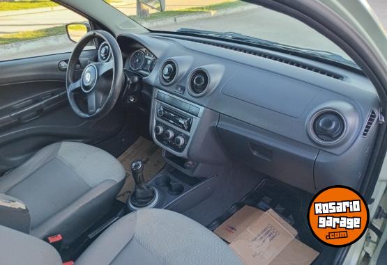 Autos - Volkswagen Voyage Confortline 2009 Nafta 183000Km - En Venta