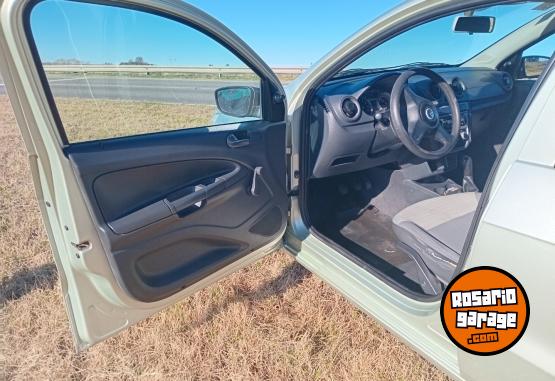 Autos - Volkswagen Voyage Confortline 2009 Nafta 183000Km - En Venta