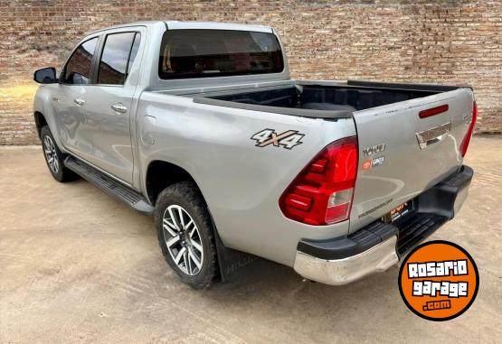 Camionetas - Toyota Hilux 2.8 TDi SRX 4x4 2017 Diesel - En Venta