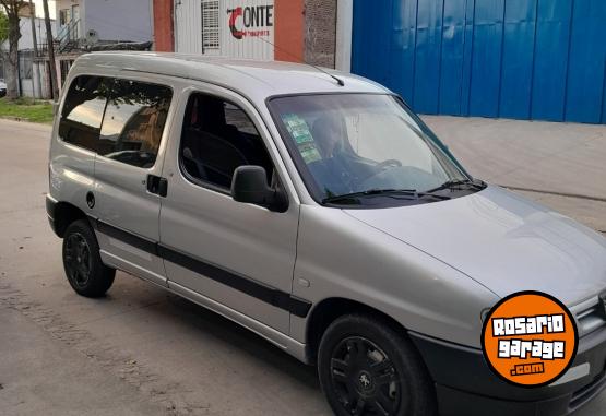 Utilitarios - Peugeot Partner 1.9 2009 Diesel 240000Km - En Venta