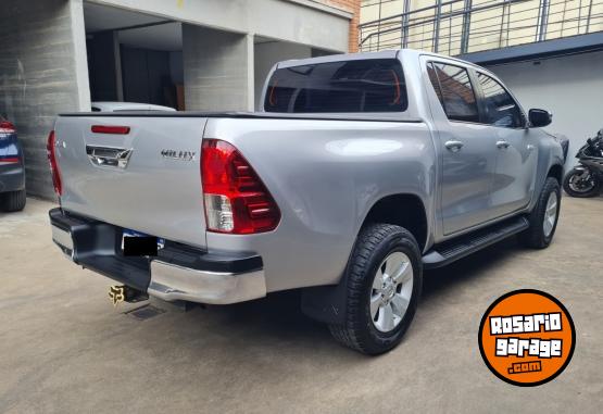 Camionetas - Toyota Hilux D/C SR 4x2 2019 Diesel 90000Km - En Venta