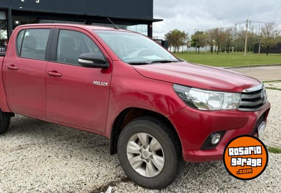 Camionetas - Toyota Hilux 2.4 DC 4X2 SR L16 2016 Diesel 88000Km - En Venta