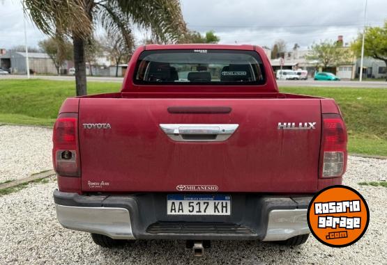 Camionetas - Toyota Hilux 2.4 DC 4X2 SR L16 2016 Diesel 88000Km - En Venta