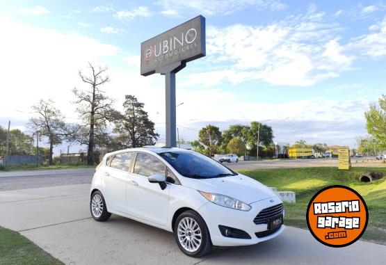 Autos - Ford Fiesta Titanium Powershif 2015 Nafta 178000Km - En Venta